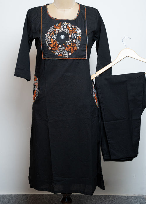 BLACK COTTON STRAIGHT COTTON KURTA PANT SET WITH FLORAL EMBROIDERY