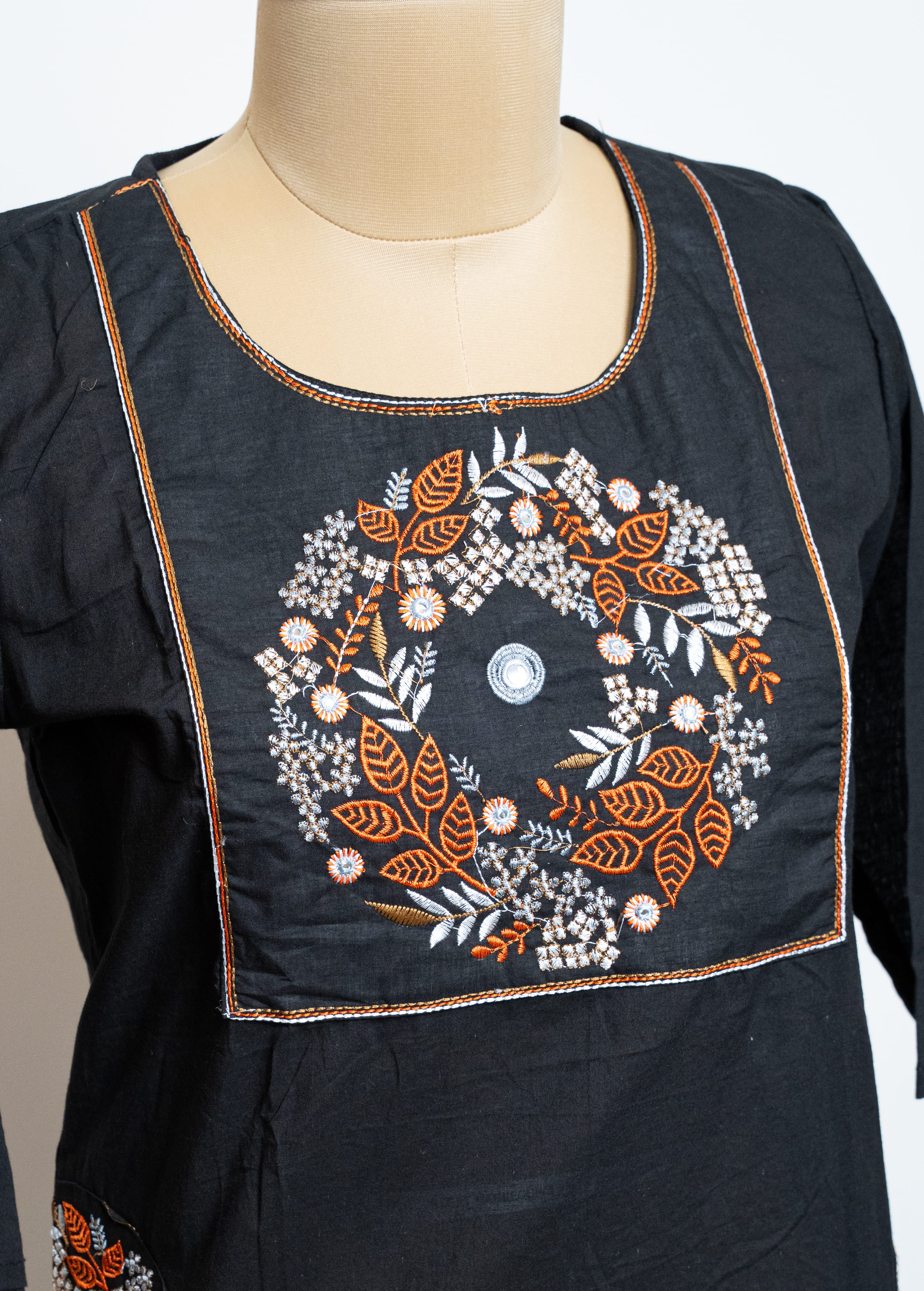 BLACK COTTON STRAIGHT COTTON KURTA PANT SET WITH FLORAL EMBROIDERY