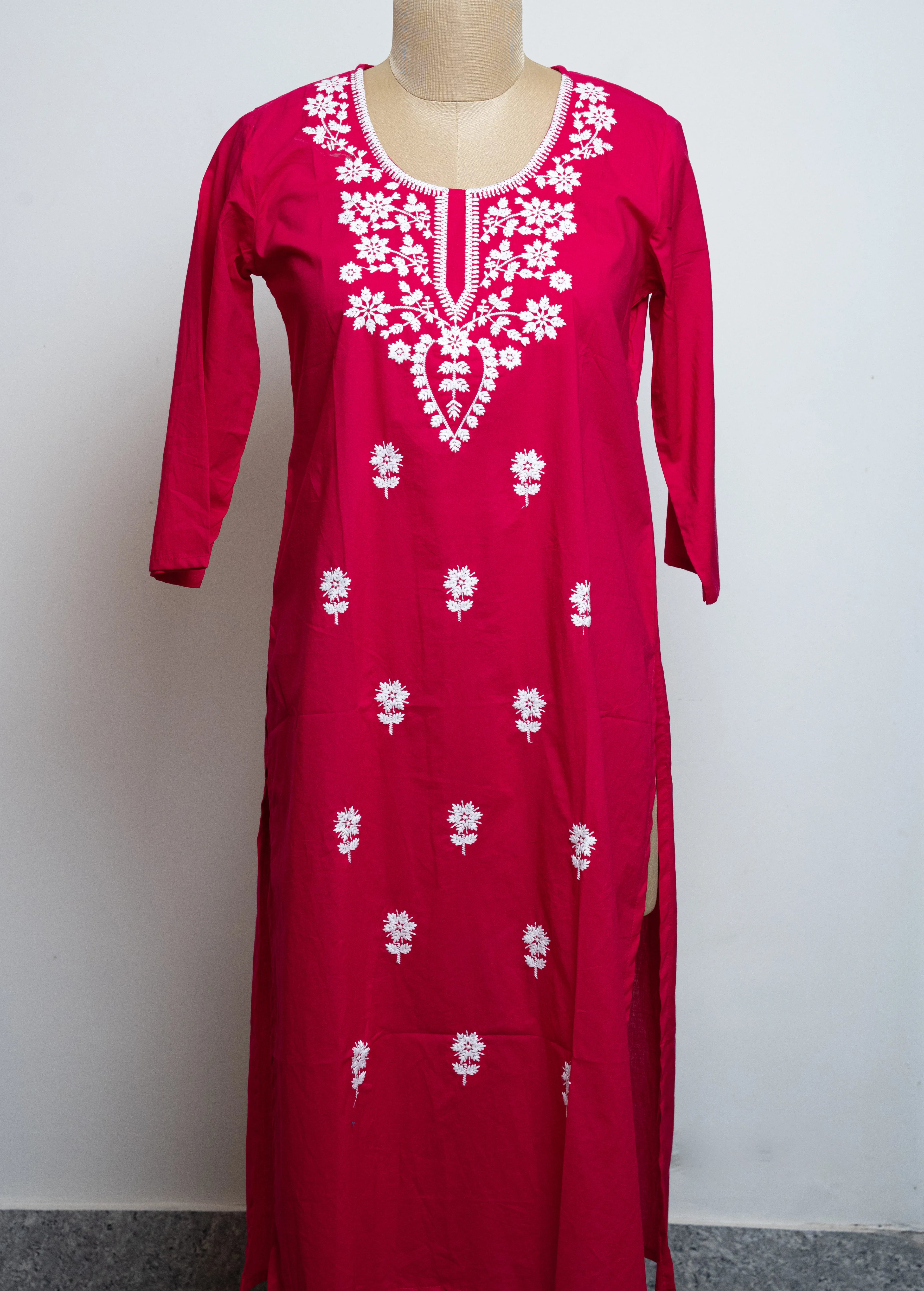 ETHNIC GEOMETRIC PRINTED NOTCHED NECK SEQUINNED COTTON STRAIGHT KURTA