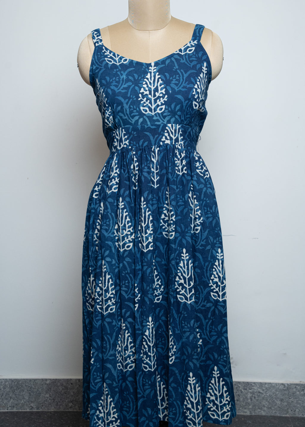 DABU NOODLE GOWN WITH AJRAKH NATURAL SHORT JACKET