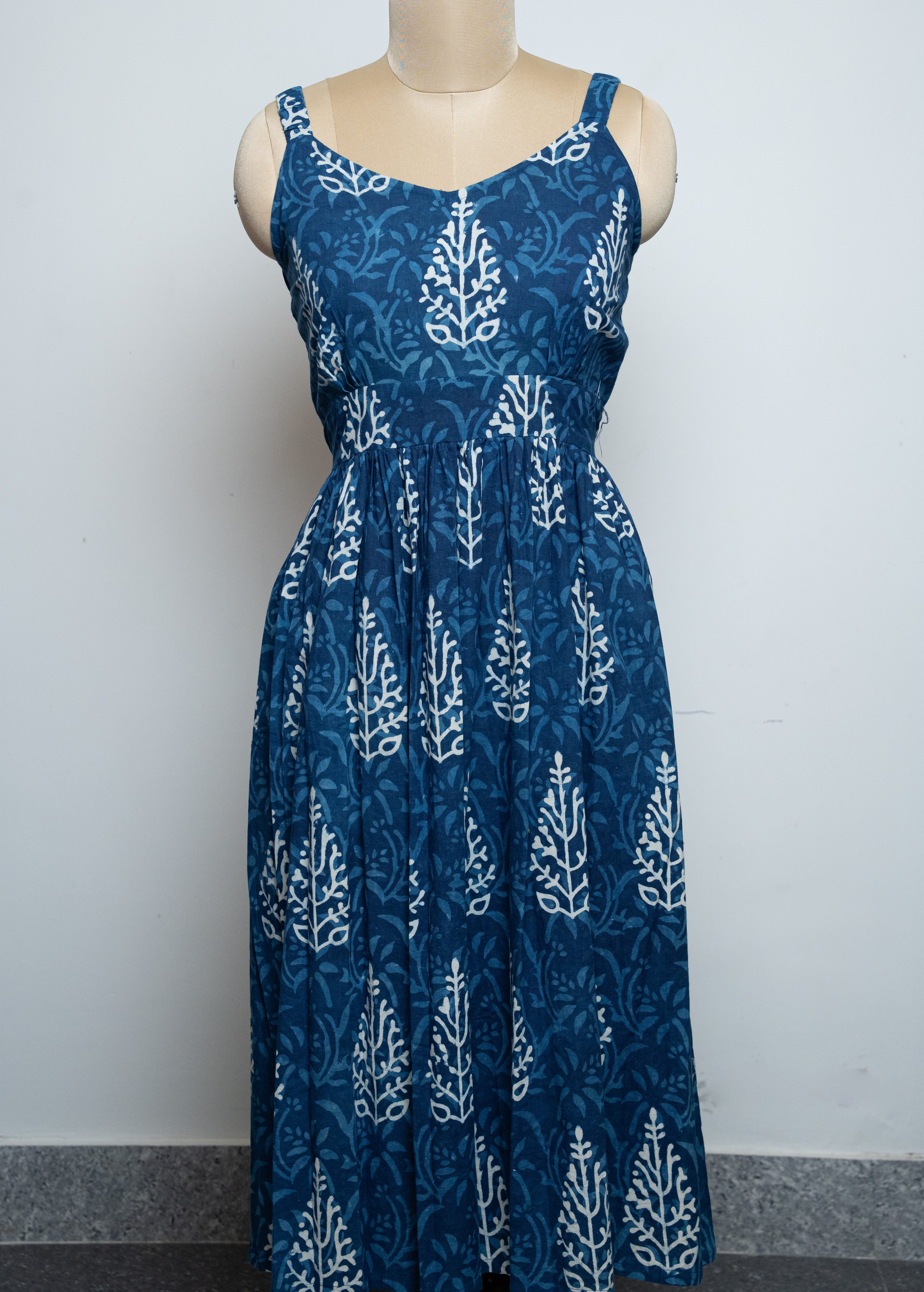 DABU NOODLE GOWN WITH AJRAKH NATURAL SHORT JACKET