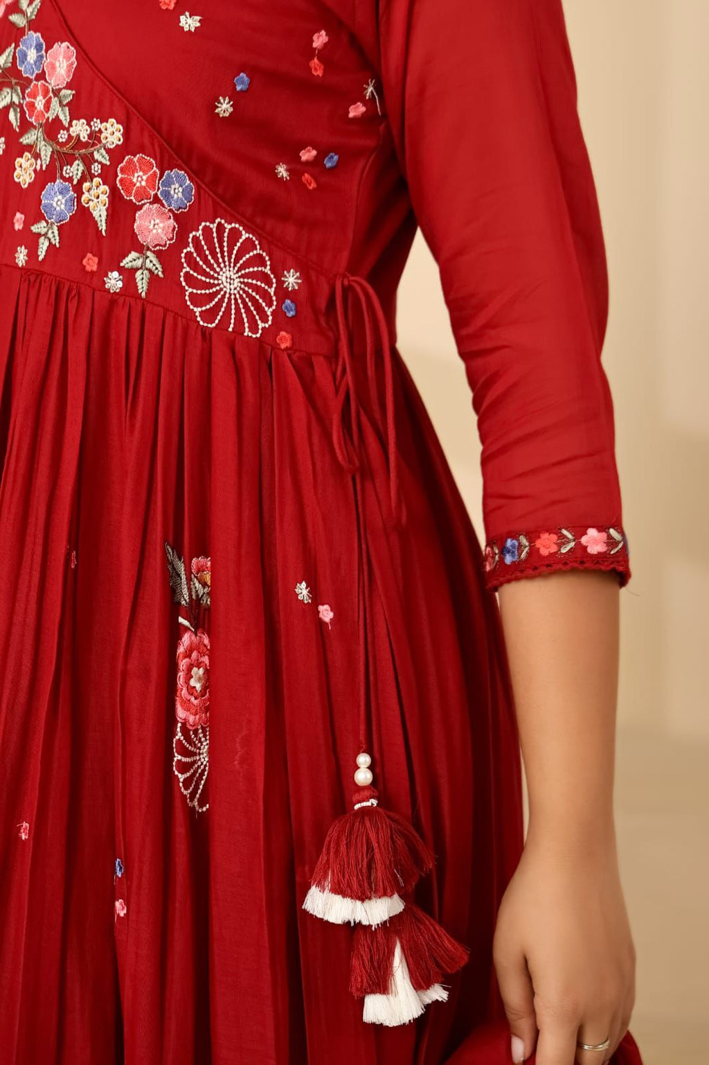 MAROON FLORAL EMBROIDERED THREAD WORK MULCOTTON ANARKALI WITH ANGRAKHA PATTERN