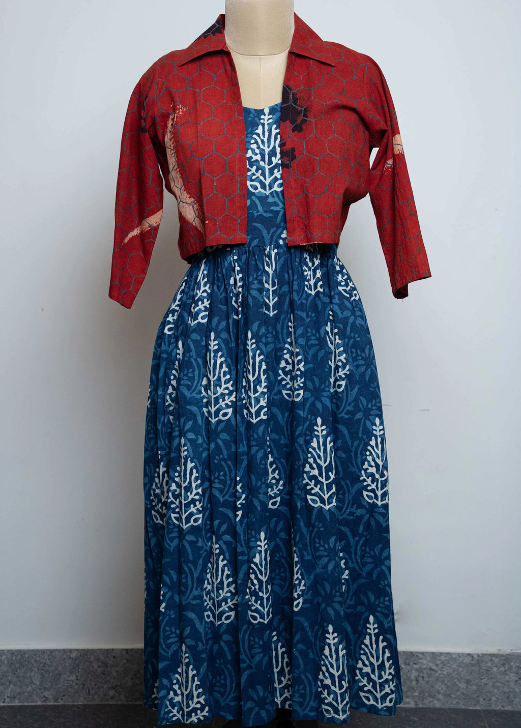 DABU NOODLE GOWN WITH AJRAKH NATURAL SHORT JACKET
