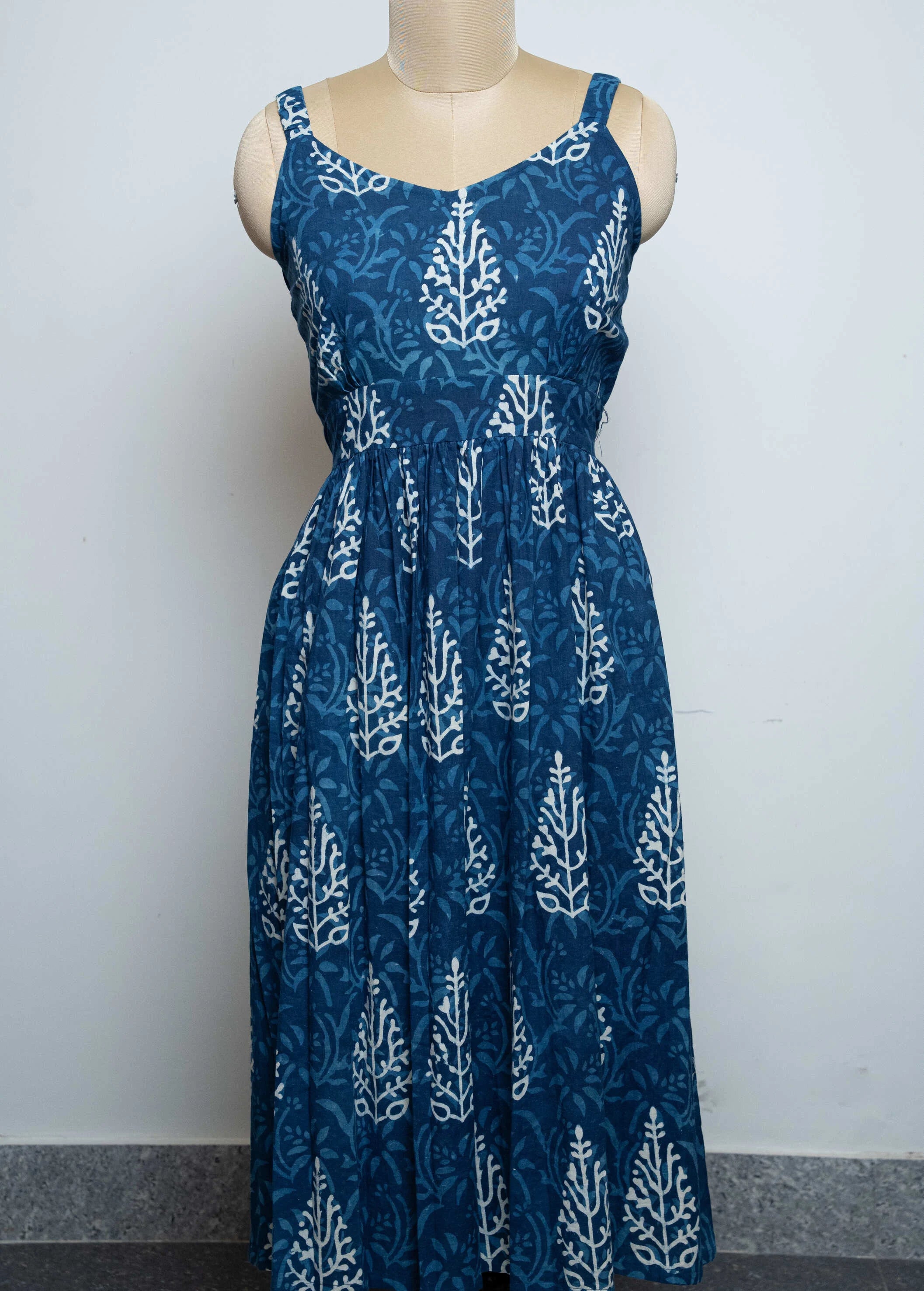 DABU NOODLE GOWN WITH AJRAKH NATURAL SHORT JACKET